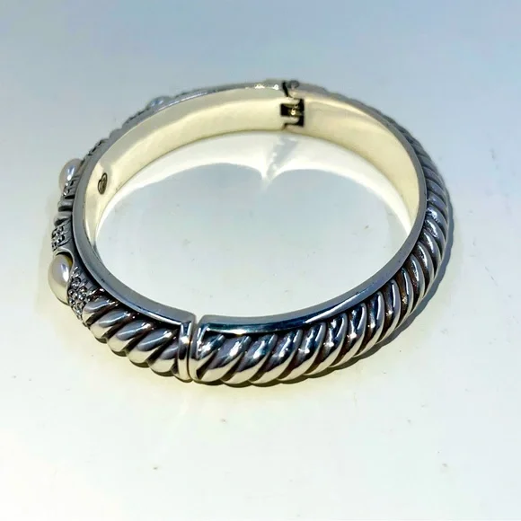 BRIGHTON Pearl Magic Crystal Hinged Bracelet Bangle - Picture 5 of 8